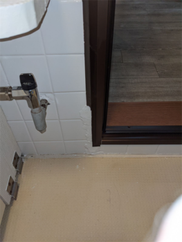 渋谷区にて浴室ドアまわり補修