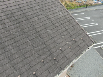 美里町にて屋根の塗膜劣化