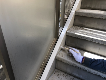 上尾市にて付帯塗装階段