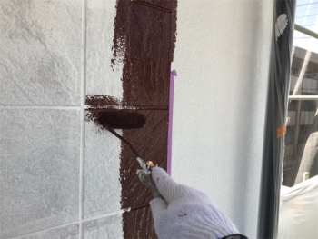 上尾市にて外壁の中塗り塗装