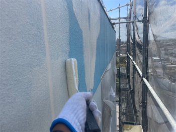 さいたま市にて外壁の下塗り塗装