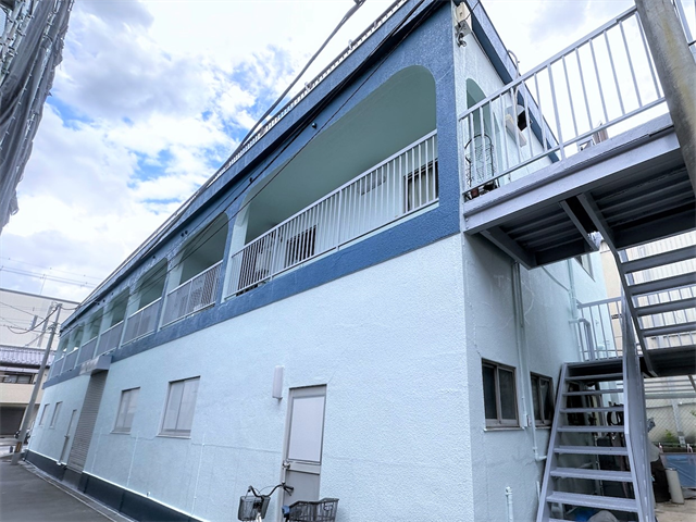 さいたま市桜区にて本社ビルと工場の外壁塗装工事と外階段など付帯部の塗装を行いました【後編】