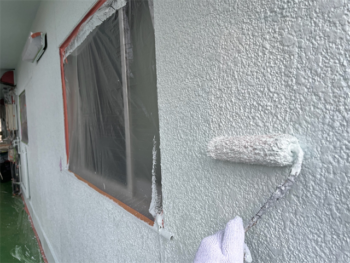 さいたま市にて外壁の中塗り塗装