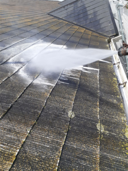 春日部市にて屋根のバイオ高圧洗浄