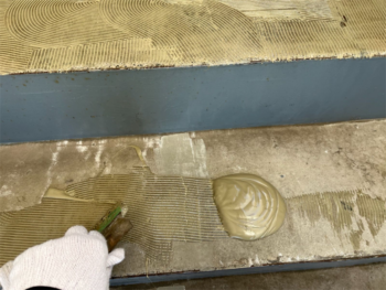 さいたま市にて階段のモルタル塗布